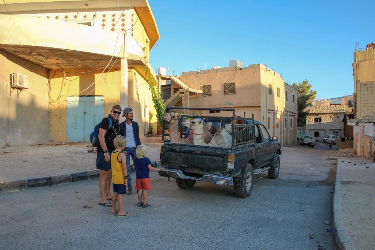 Bed and breakfast Petra Family House Extérieur photo