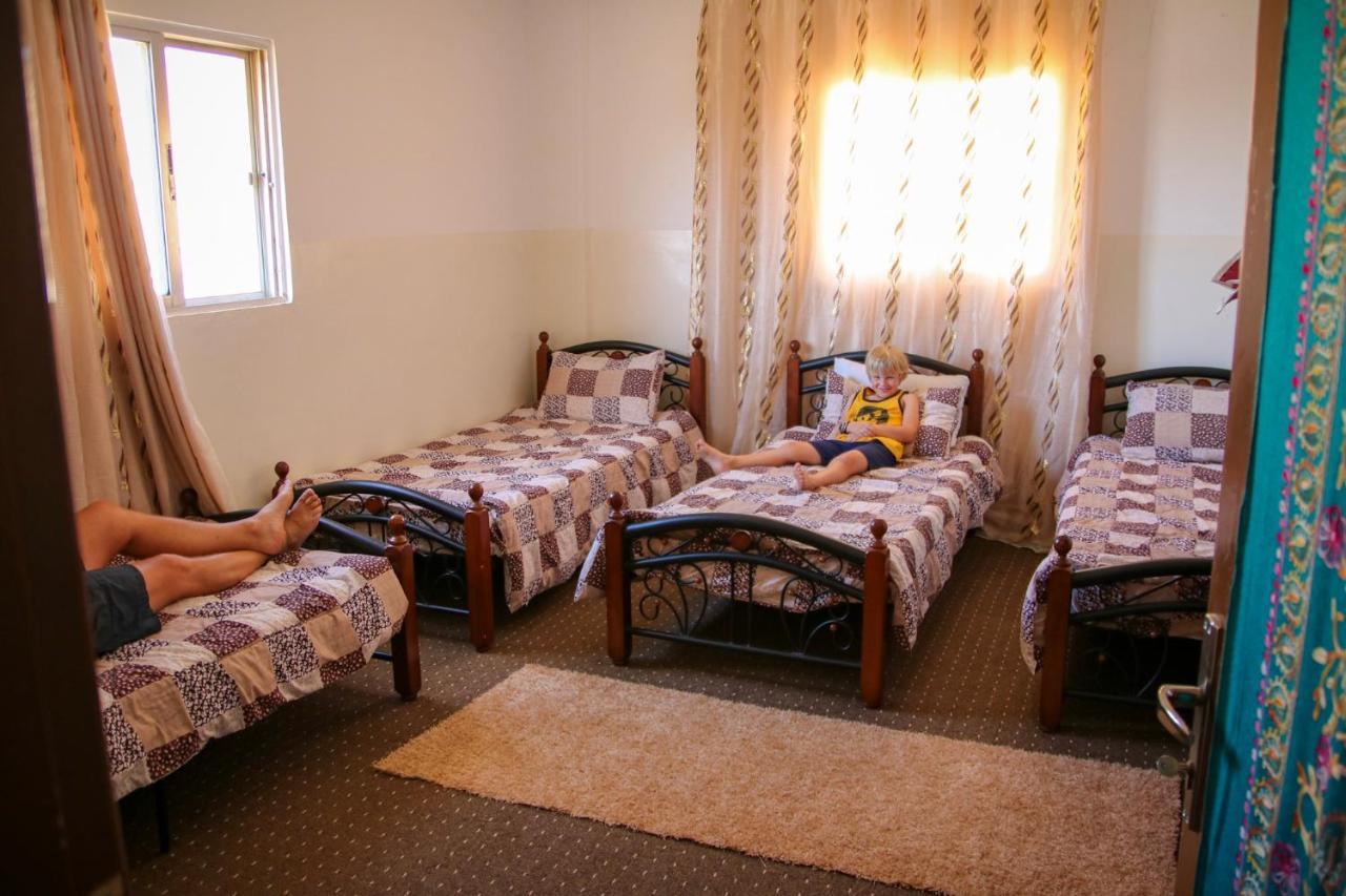 Bed and breakfast Petra Family House Extérieur photo