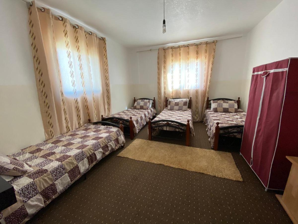 Bed and breakfast Petra Family House Extérieur photo