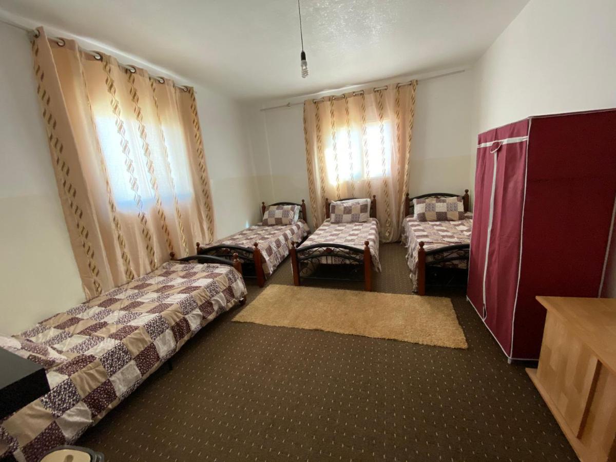 Bed and breakfast Petra Family House Extérieur photo
